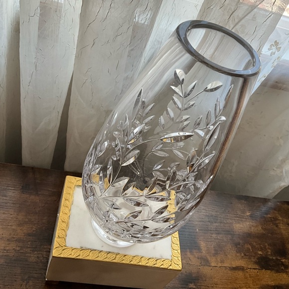 Vintage Crystal Cut Lead Glass Leaf Design Bud Vase - Picture 2 of 9